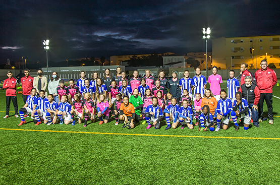 Foto del equipo en las instalaciones deportivas Pérez Cubillas