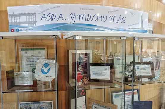 Foto vitrina sede EMAHSA