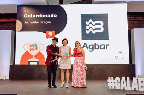 Foto entrega del galardón