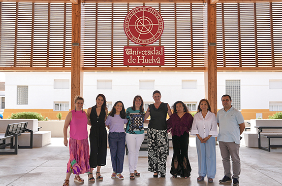 Foto familia UHU - EMAHSA